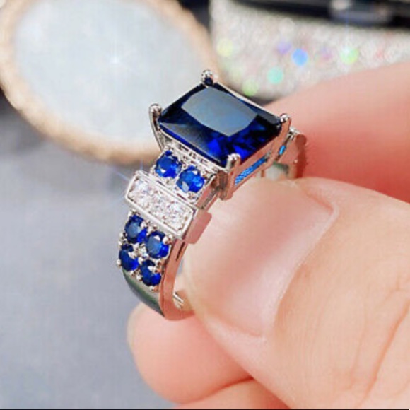 New 925 Sterling silver diamond Blue stone Ring - Picture 2 of 4